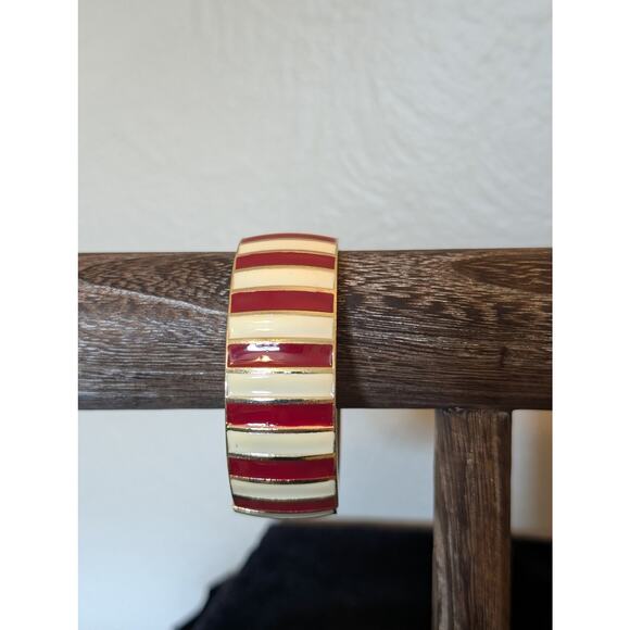 Red Cream Stripe Gold Tone Oval Clamper Style Bangle Bracelet - Picture 3 of 3